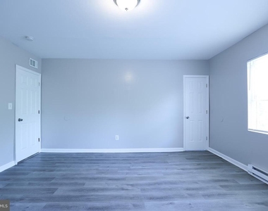1633 E Street Ne - Photo Thumbnail 6