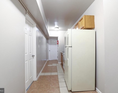 1633 E Street Ne - Photo Thumbnail 1