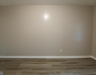 1633 E Street Ne - Photo Thumbnail 10