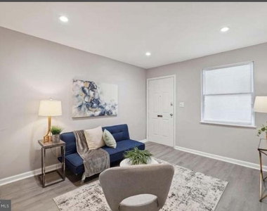 1721 Gales Place Ne - Photo Thumbnail 4
