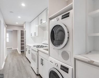1721 Gales Place Ne - Photo Thumbnail 7