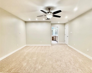 8111 Middle Ct - Photo Thumbnail 17