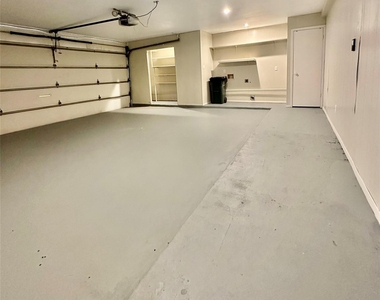 8111 Middle Ct - Photo Thumbnail 30