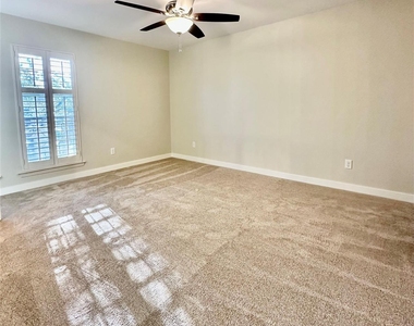 8111 Middle Ct - Photo Thumbnail 26