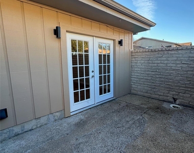 8111 Middle Ct - Photo Thumbnail 36