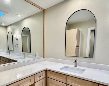8111 Middle Ct - Photo Thumbnail 23