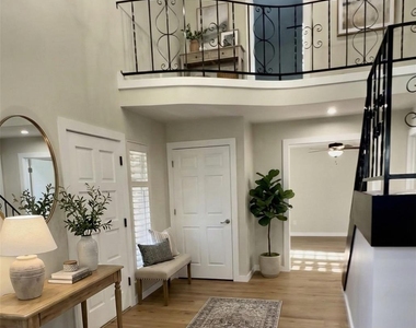 8111 Middle Ct - Photo Thumbnail 1