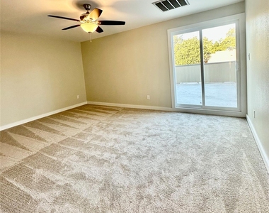 8111 Middle Ct - Photo Thumbnail 25