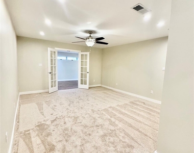 8111 Middle Ct - Photo Thumbnail 18