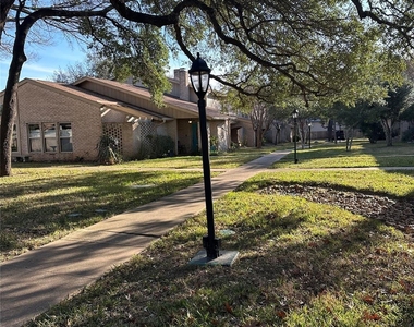 8111 Middle Ct - Photo Thumbnail 32