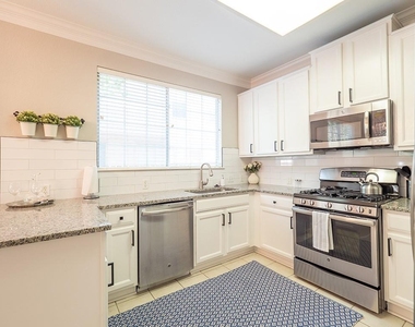 8518 Cahill Dr - Photo Thumbnail 10