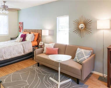 4209 Avenue B Ave - Photo Thumbnail 3