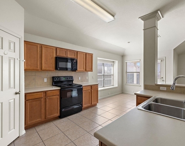 225 King Elder Ln - Photo Thumbnail 3