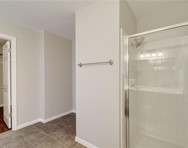 7509 Spivey Dr - Photo Thumbnail 13