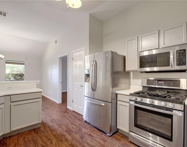 7509 Spivey Dr - Photo Thumbnail 2