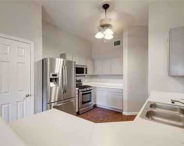 7509 Spivey Dr - Photo Thumbnail 1
