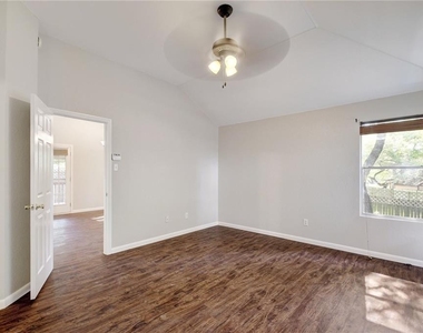 7509 Spivey Dr - Photo Thumbnail 10
