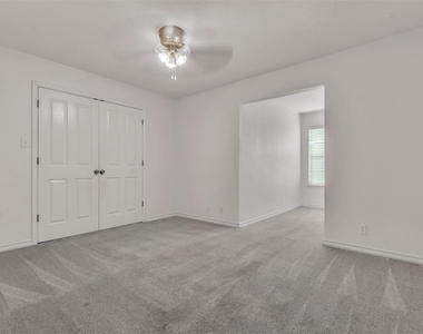 112 G Sandstone Dr - Photo Thumbnail 12