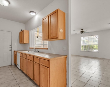 112 G Sandstone Dr - Photo Thumbnail 5