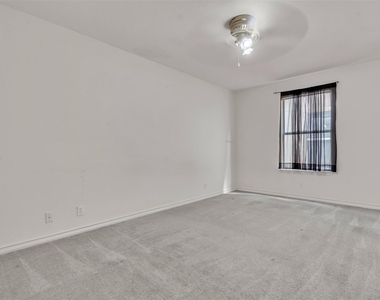 112 G Sandstone Dr - Photo Thumbnail 13