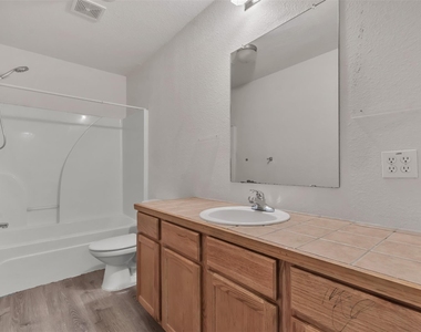 112 G Sandstone Dr - Photo Thumbnail 14