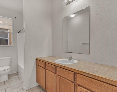 112 G Sandstone Dr - Photo Thumbnail 10