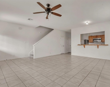112 G Sandstone Dr - Photo Thumbnail 7