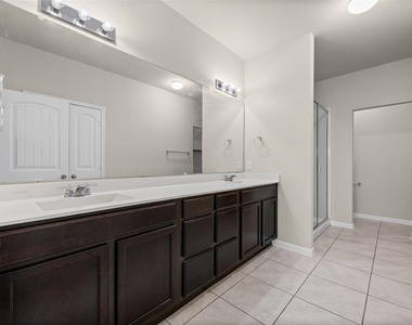 1121 La Conterra Blvd - Photo Thumbnail 7