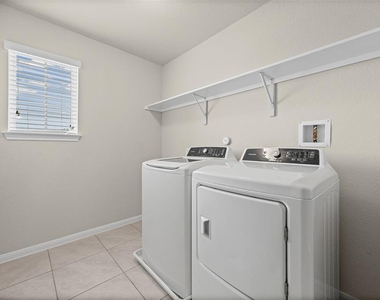 1121 La Conterra Blvd - Photo Thumbnail 11