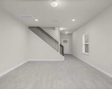 1121 La Conterra Blvd - Photo Thumbnail 2