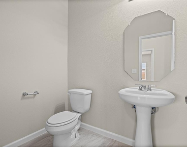 1121 La Conterra Blvd - Photo Thumbnail 10