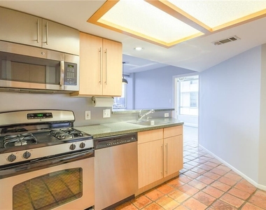 1212 Guadalupe St - Photo Thumbnail 9