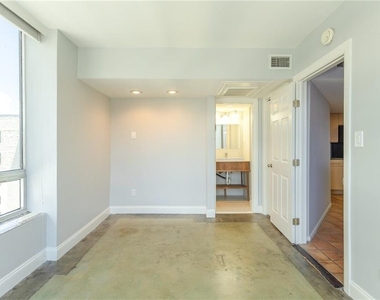1212 Guadalupe St - Photo Thumbnail 13