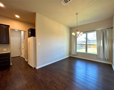 3117 Hidalgo Loop - Photo Thumbnail 10