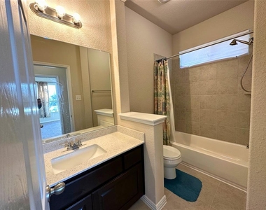 3117 Hidalgo Loop - Photo Thumbnail 5