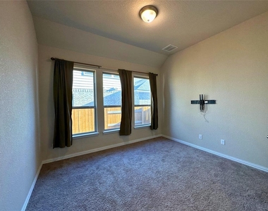3117 Hidalgo Loop - Photo Thumbnail 22