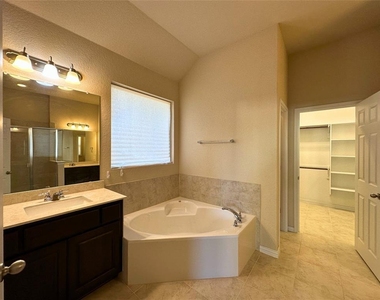 3117 Hidalgo Loop - Photo Thumbnail 18