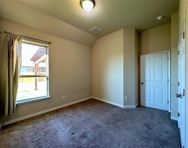 3117 Hidalgo Loop - Photo Thumbnail 20