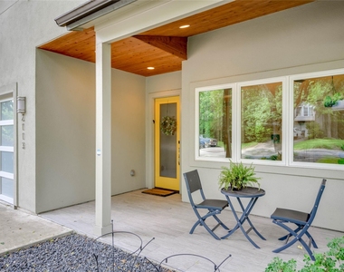 2113 Glendale Pl - Photo Thumbnail 3