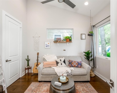 2113 Glendale Pl - Photo Thumbnail 16