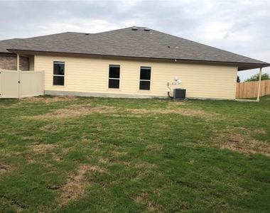351 Joanne Loop - Photo Thumbnail 13