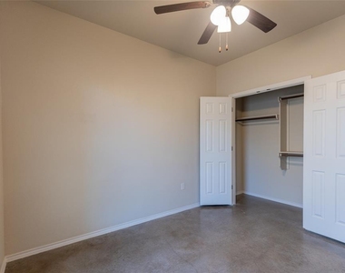 351 Joanne Loop - Photo Thumbnail 10