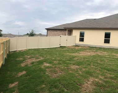 351 Joanne Loop - Photo Thumbnail 14