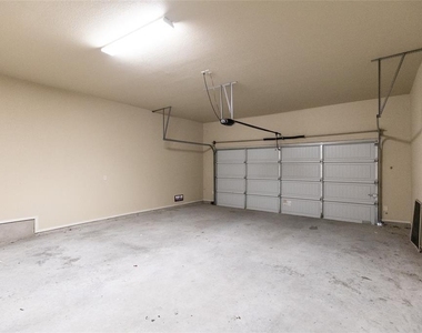 351 Joanne Loop - Photo Thumbnail 8