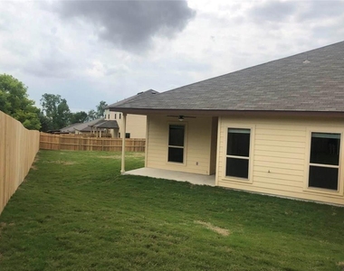 351 Joanne Loop - Photo Thumbnail 15