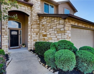 221 Purple Martin Ave - Photo Thumbnail 2