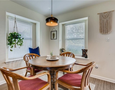 221 Purple Martin Ave - Photo Thumbnail 8