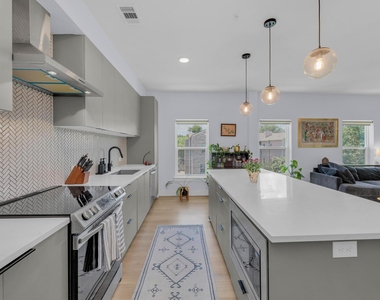 2500 Longview St - Photo Thumbnail 9