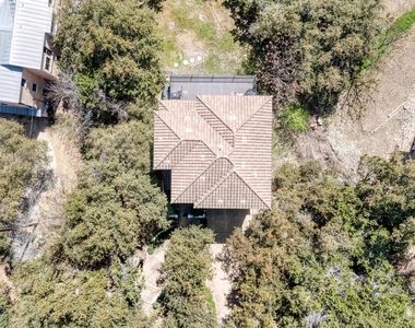 13803 Lake View Dr - Photo Thumbnail 3