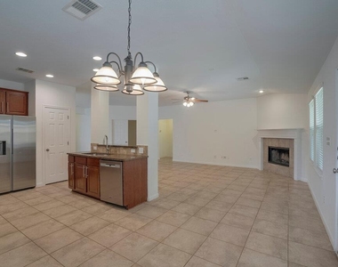 30126 Bumble Bee Dr - Photo Thumbnail 4
